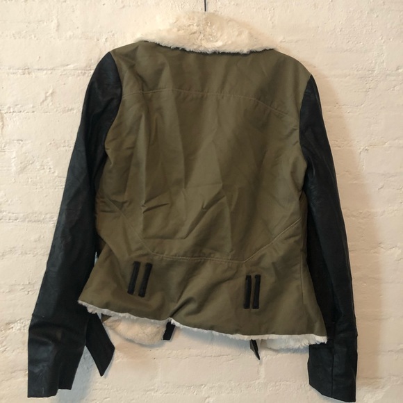 Walter Baker - Faux leather sleeves / fur collar - Picture 2 of 3